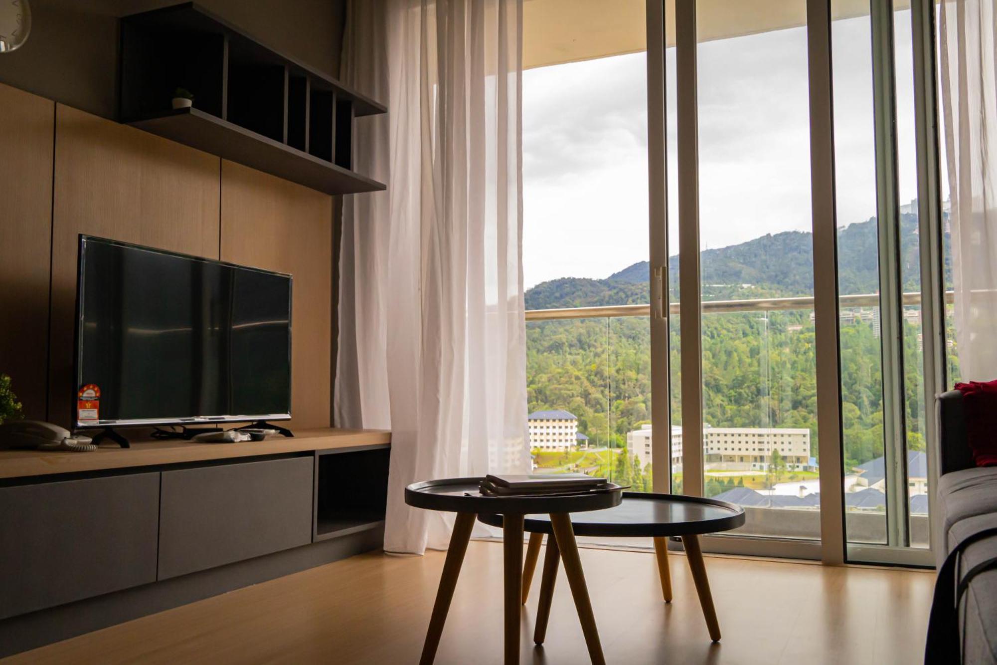 Apartment Windmill Upon Hills Premium By Rapi