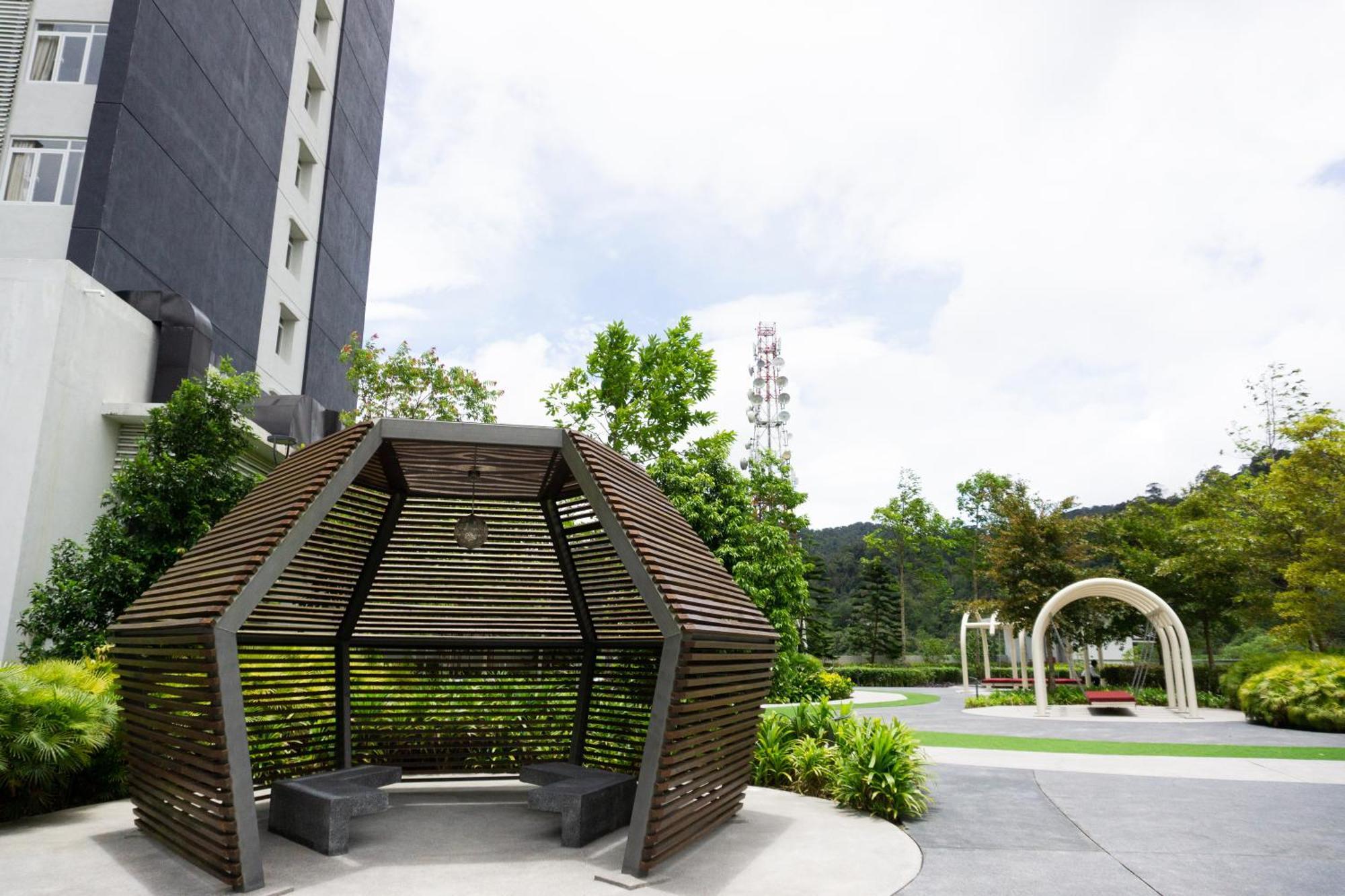 Windmill Upon Hills Premium By Rapi